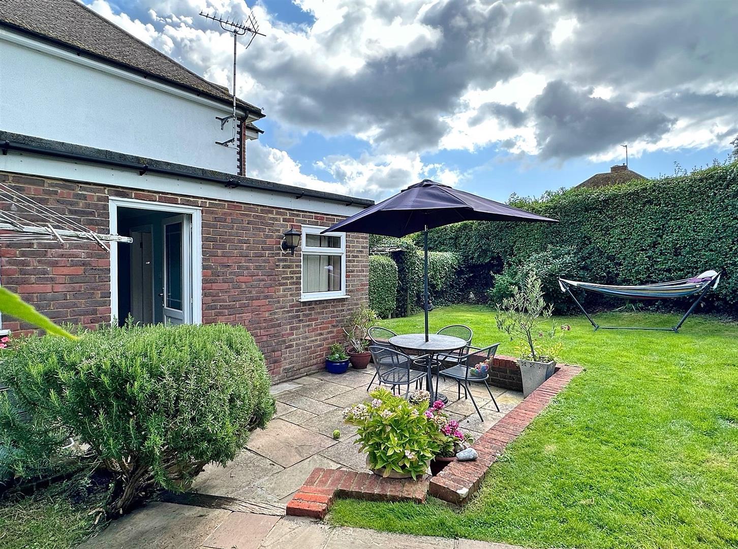 For Sale House Detached in Victoria Drive, Eastbourne